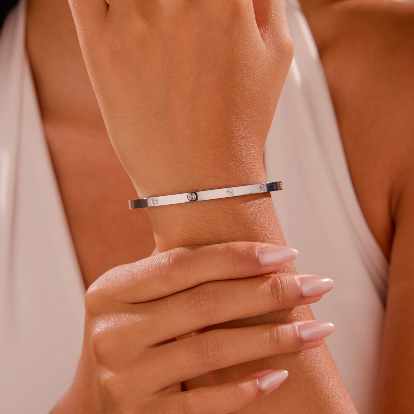 Ava | Thin Love Bracelet - Adjustable Minimalist Design 8