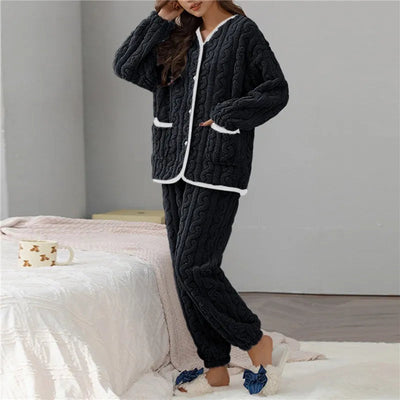 Lara | Women's Pajama Set High V-Neck Soft Velvet 1
