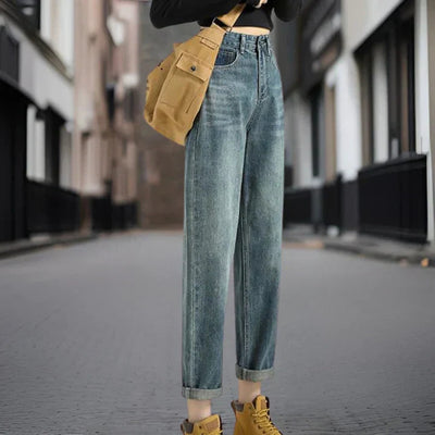 Olivia | High-Waisted Straight-Leg Jeans in Blue 1
