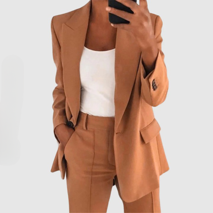 Sophia | Blazer Set for Women with Tailored Fit and Notched Lapels 3