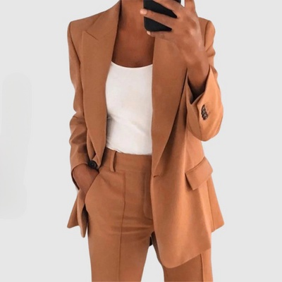 Sophia | Blazer Set for Women with Tailored Fit and Notched Lapels 3