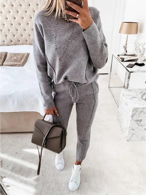 Sophia | Women's Loungewear Set Relaxed Fit Sweatshirt & Joggers 4