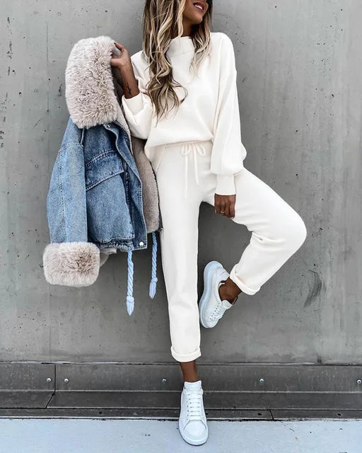 Sophia | Women's Loungewear Set Relaxed Fit Sweatshirt & Joggers 5