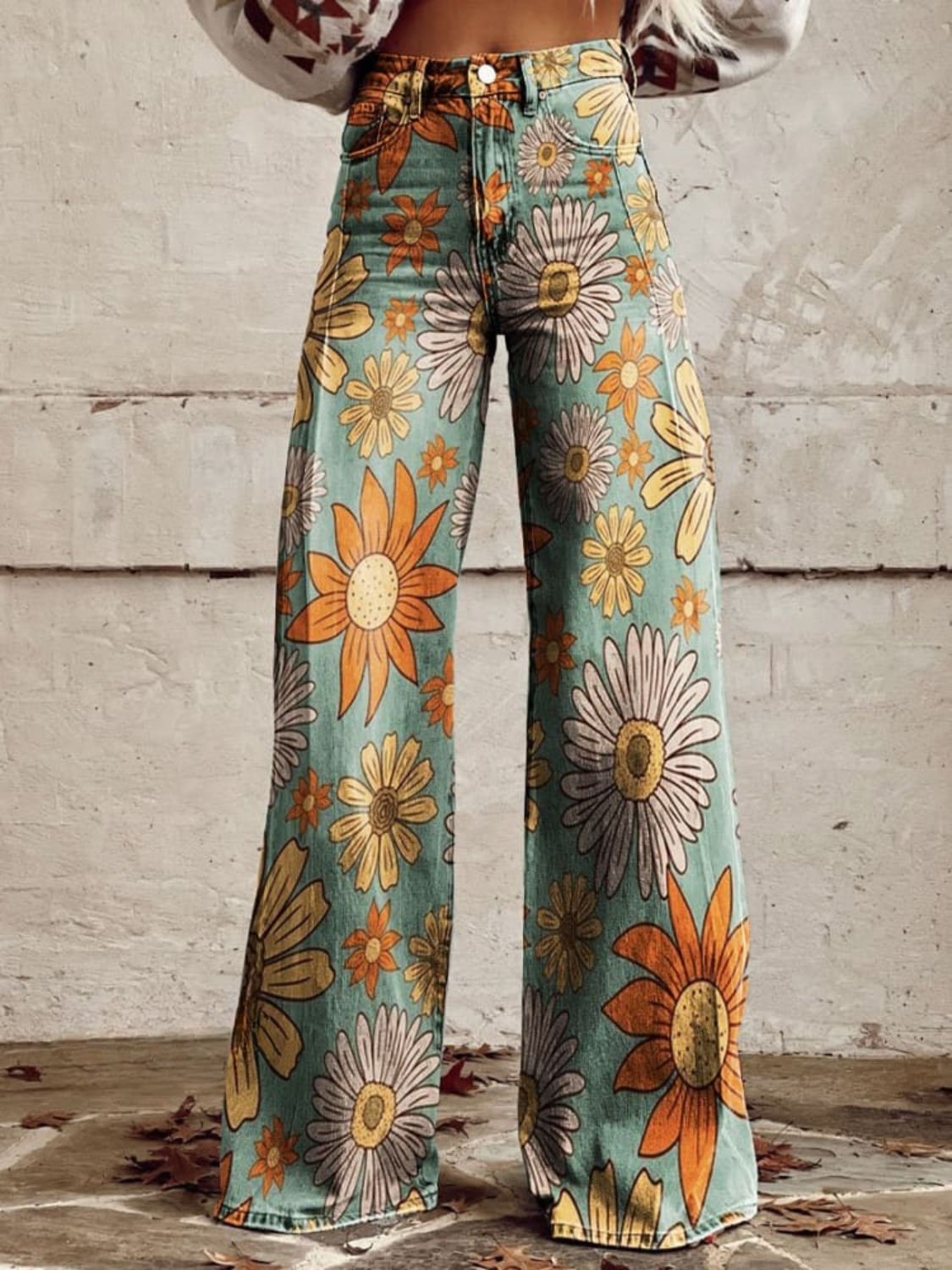 Veronica | Flared Jeans Women With Retro Floral Pattern 0